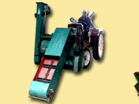毅政牌ZL1TW型拖拉機自走式帶喂料器免剝皮玉米脫粒機